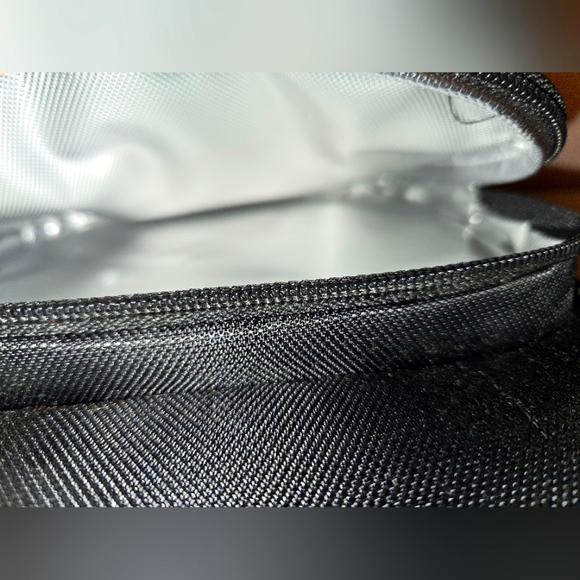 Adidas Original 3-Stripe Lunch Bag - Picture 5 of 5